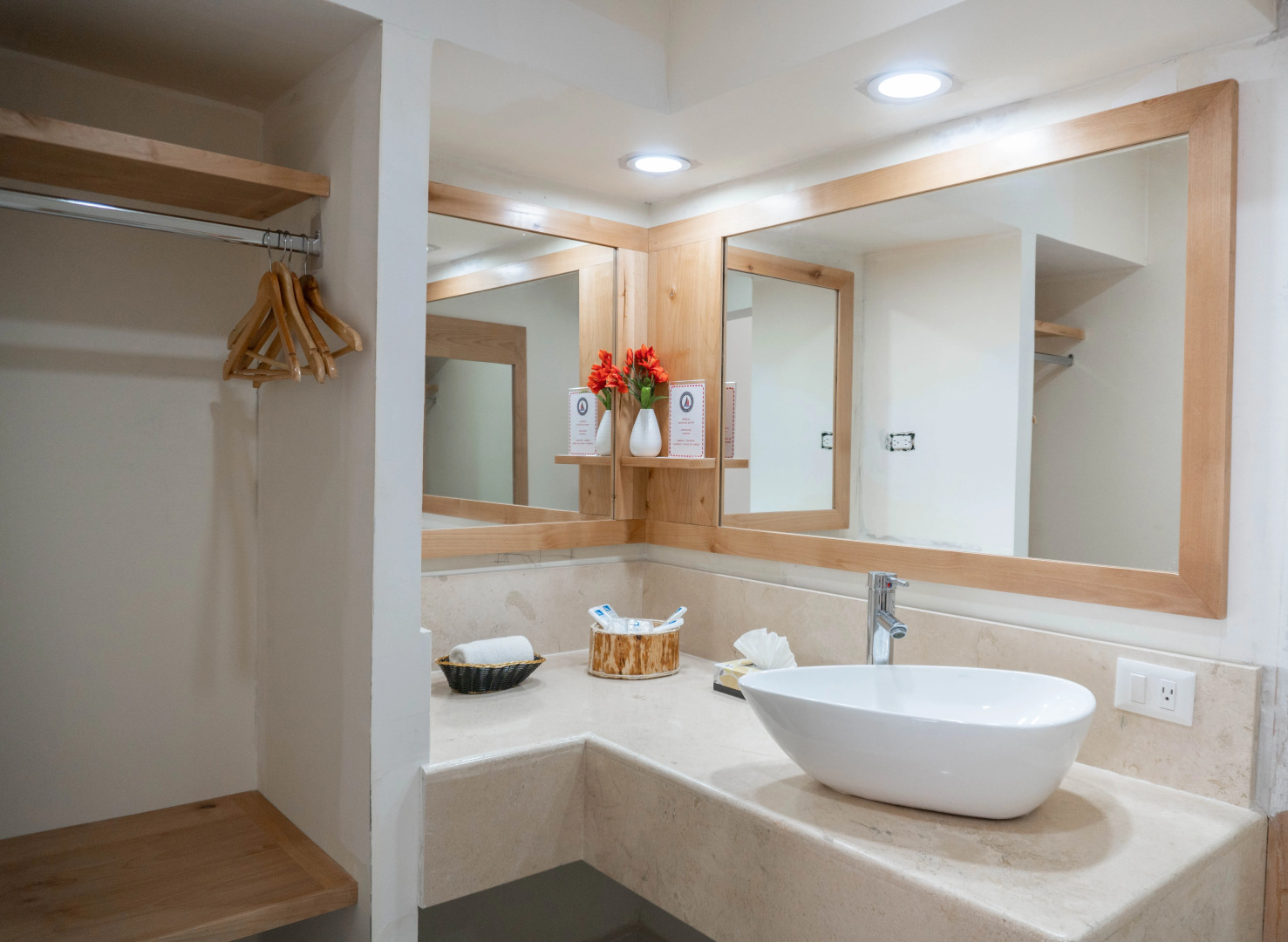 The Westmarine Waterfront Hotel