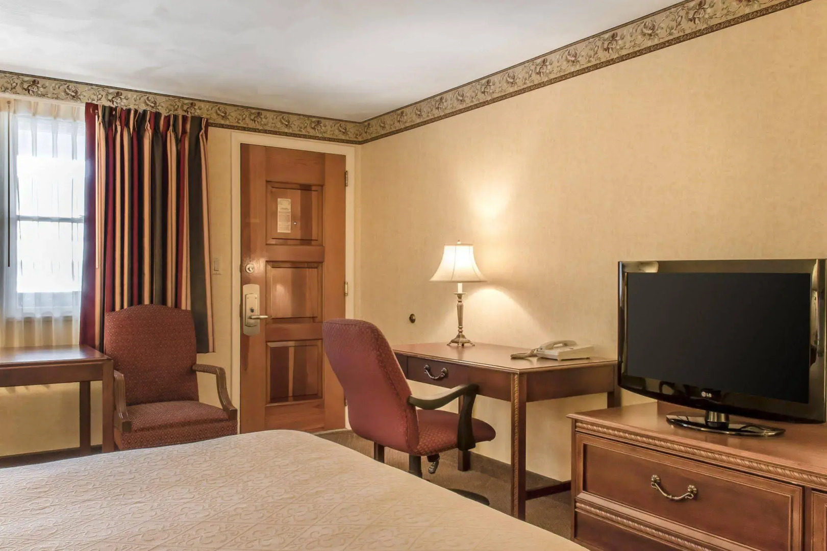 Quality Inn Breeze Manor