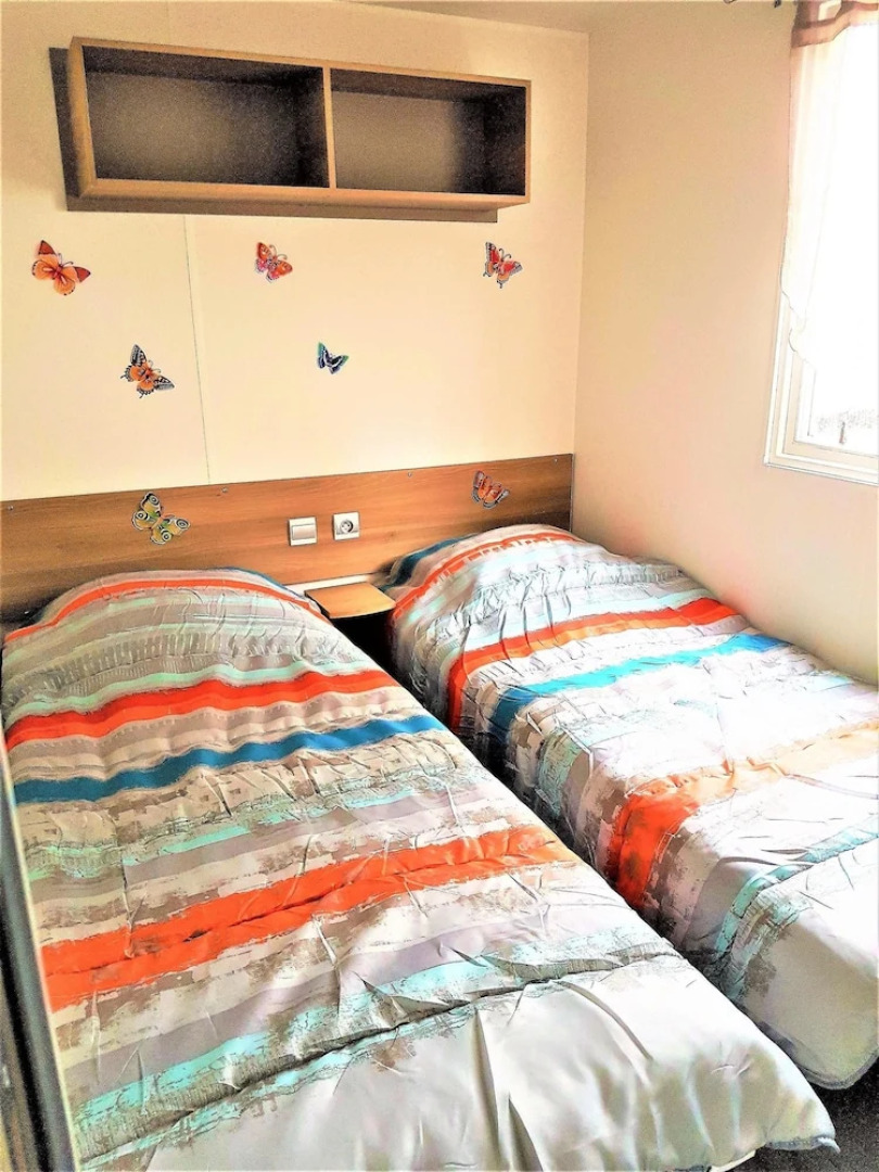 Bungalow With 3 Bedrooms in Saint-jean-de-monts, With Pool Access, Fur