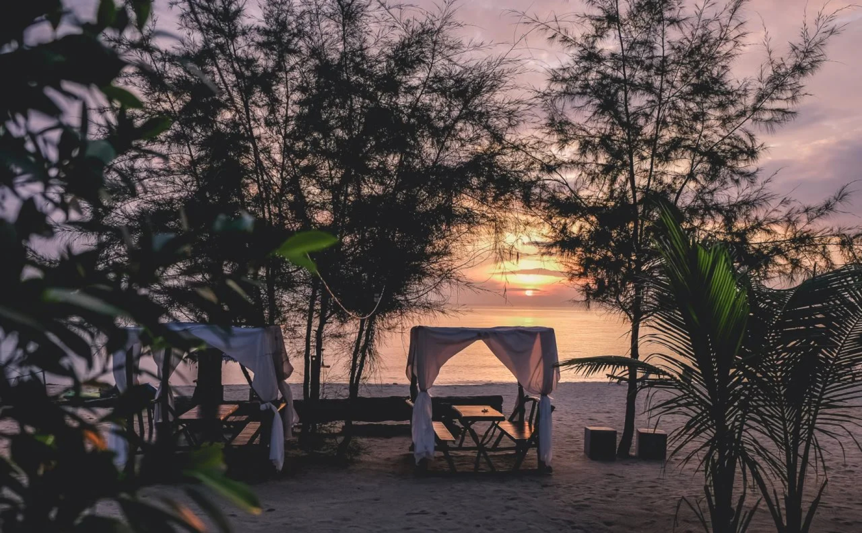 Tharadol Beach Resort