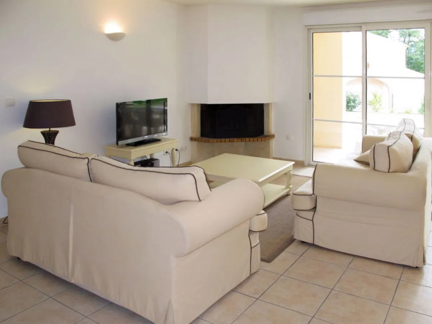 Domaine Royal Green (MZA100)