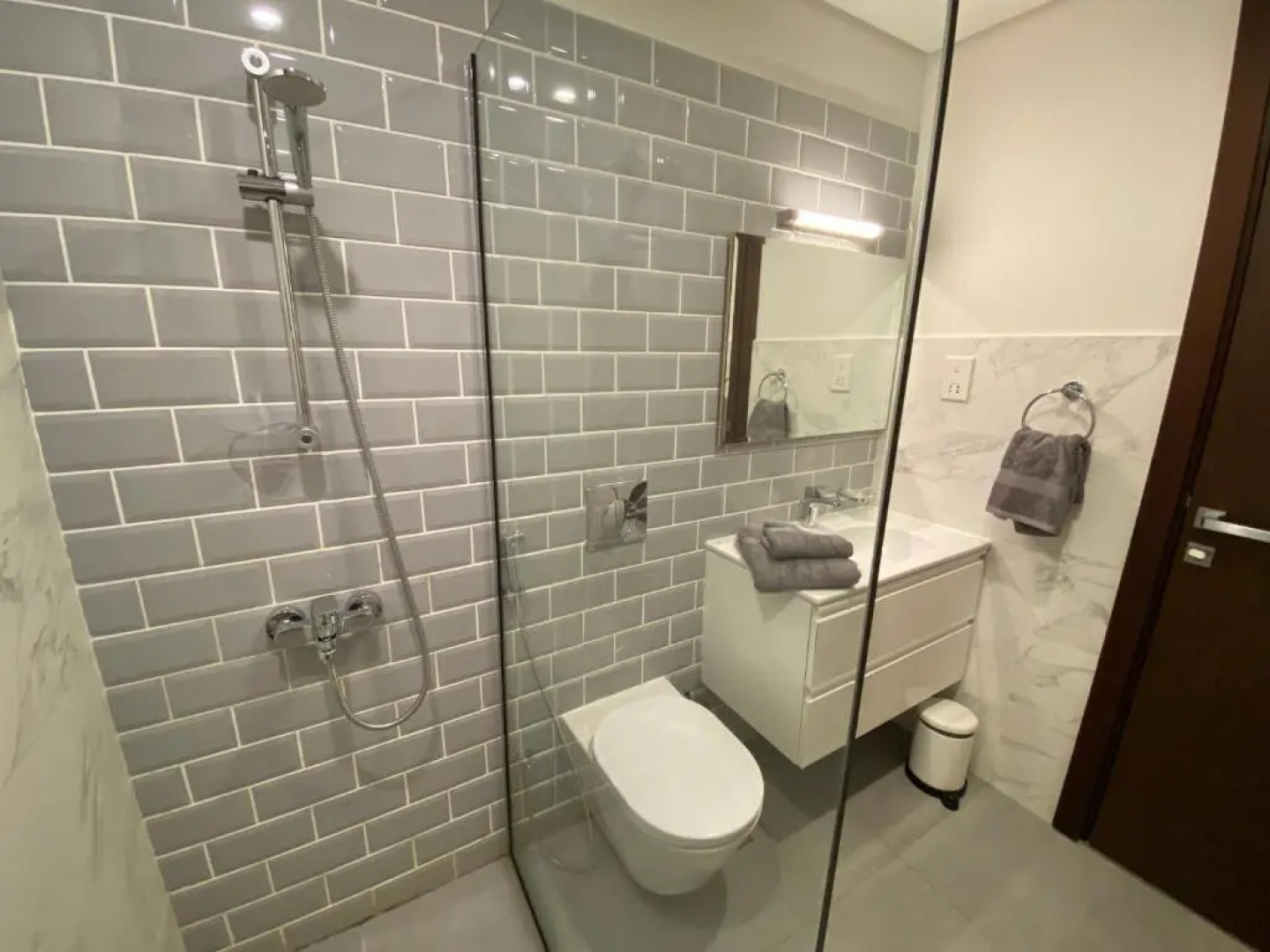 SL19 Lovely 2-bedroom apartment with gorgeous garden and south lagoons view