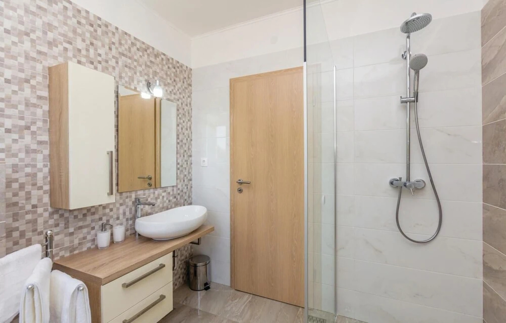 Beautiful Home in Kras With Wifi and 3 Bedrooms