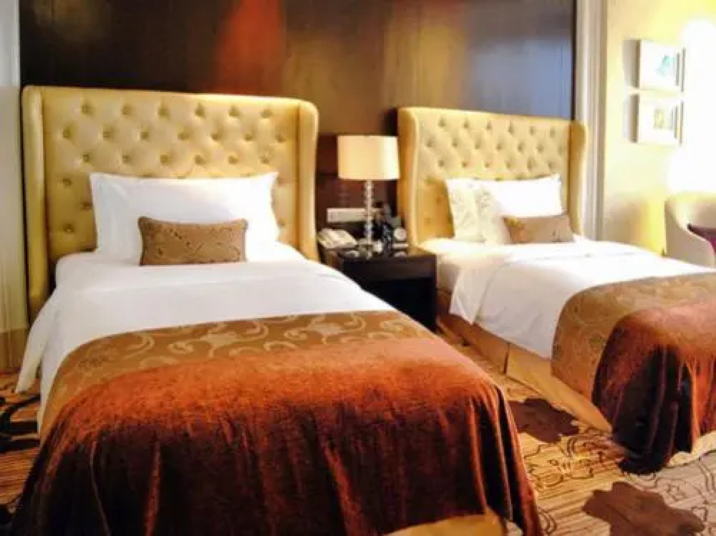 Days Hillsun & Suite