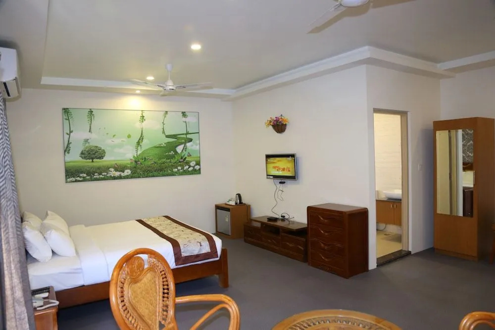 G K Hill View Resort