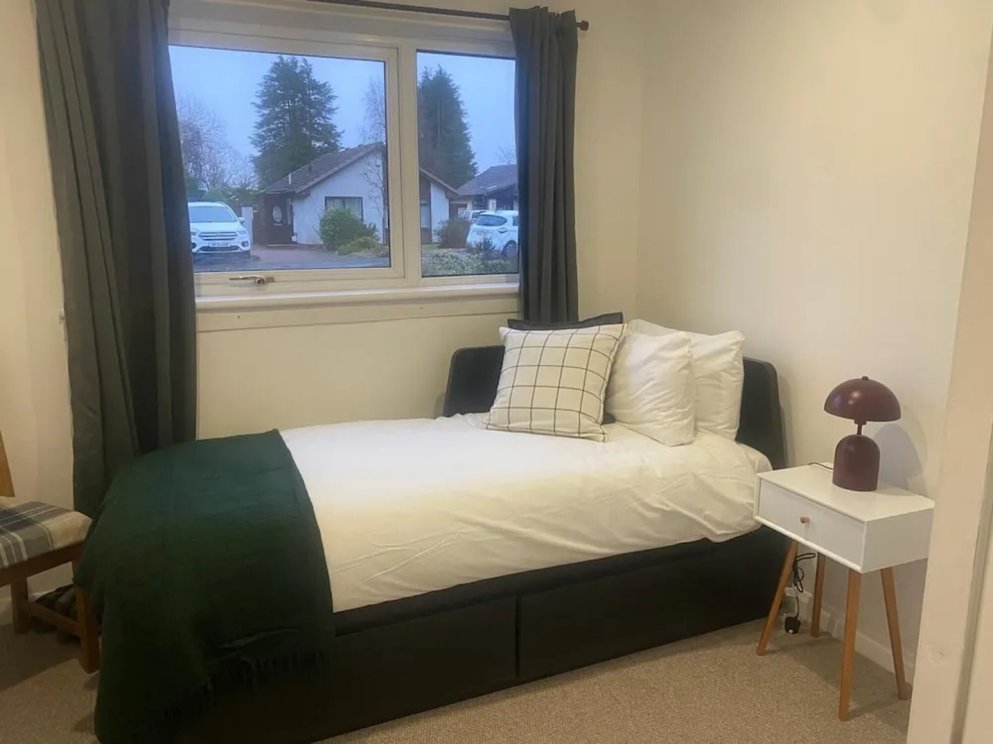 Sleeps7-parking-garden-patio