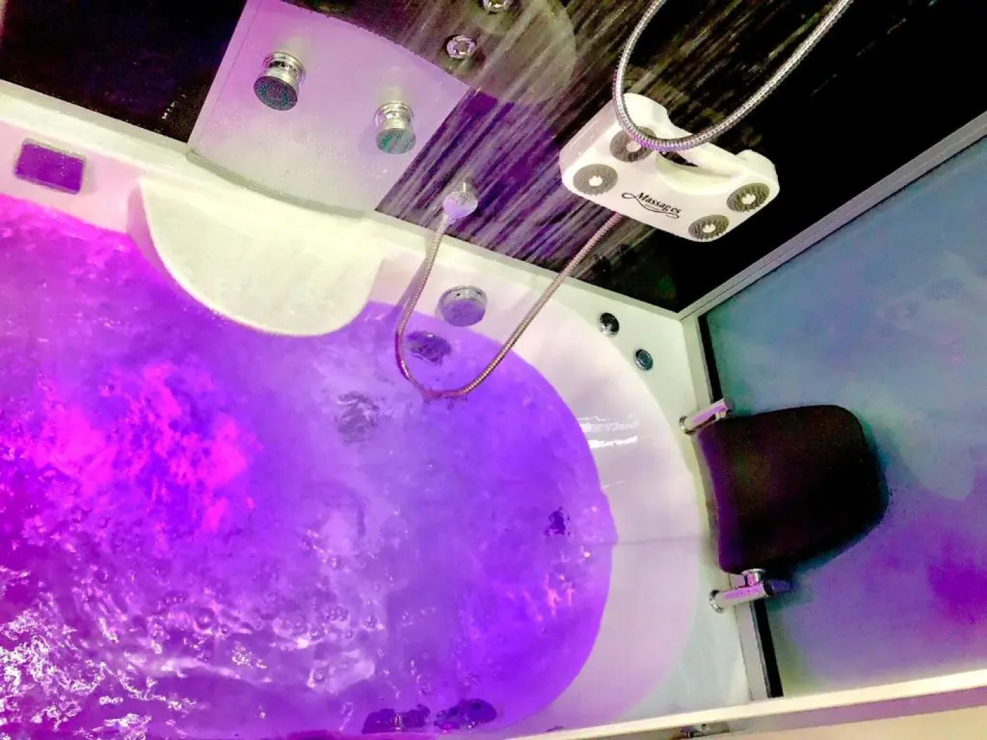 Wellness Art & Wine Caren