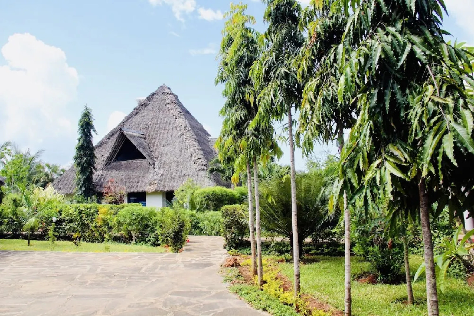 Villa Dora and Holly