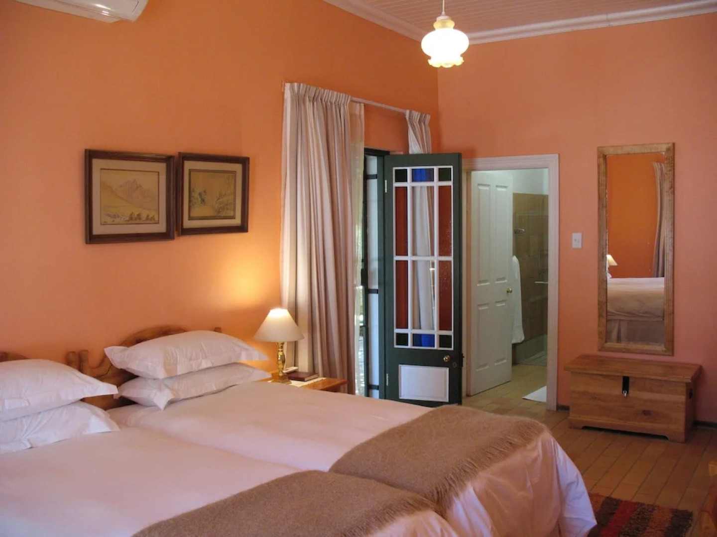 Toverberg Guest Houses