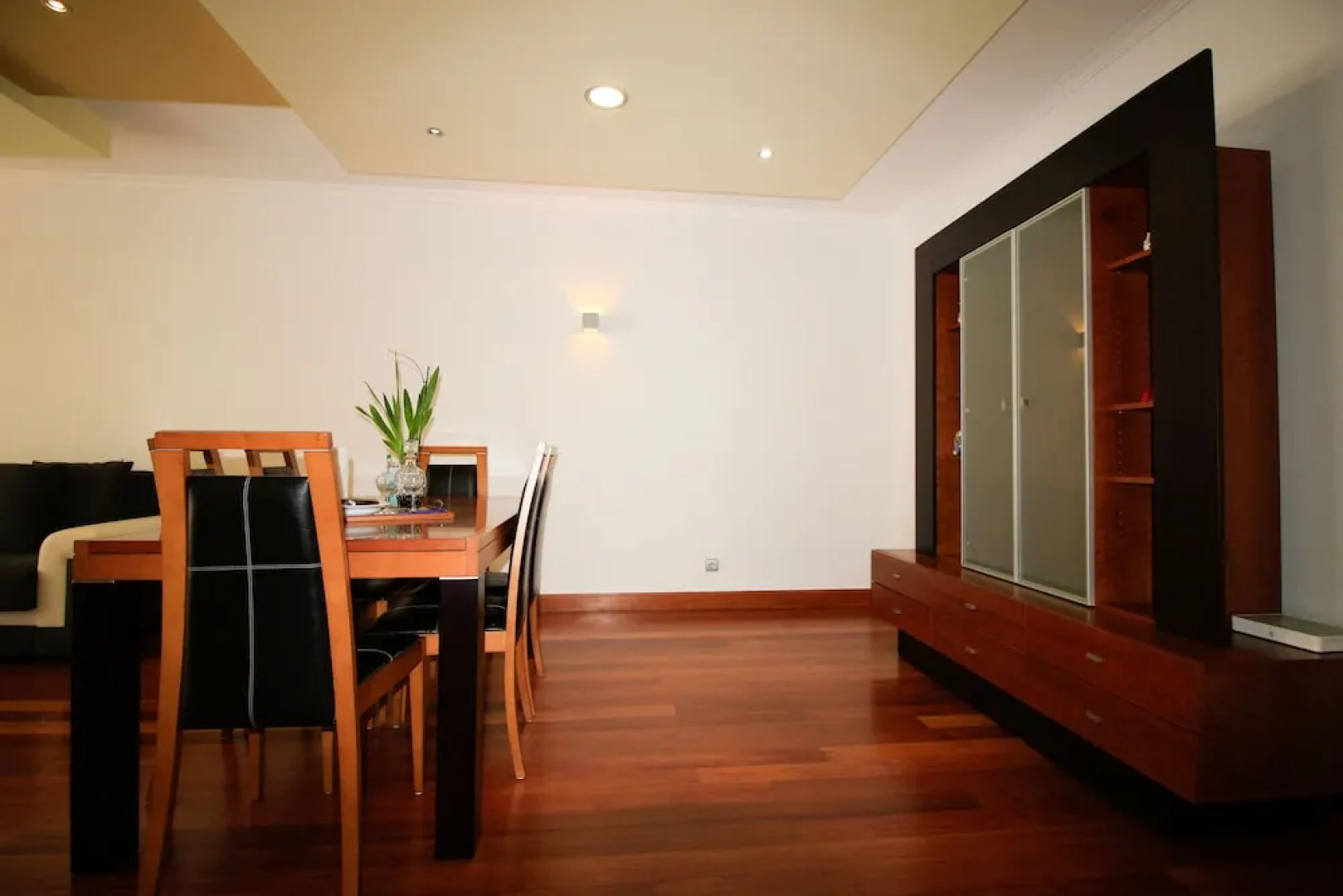 Luis Place Machico by Analodges