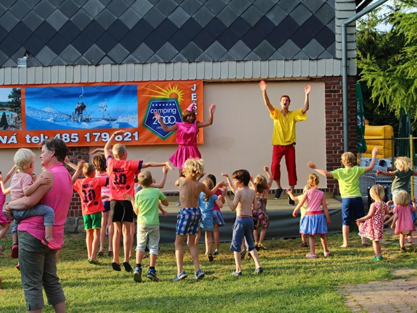 Snug Mobile Home in Januv Dul Bohemian With Pool