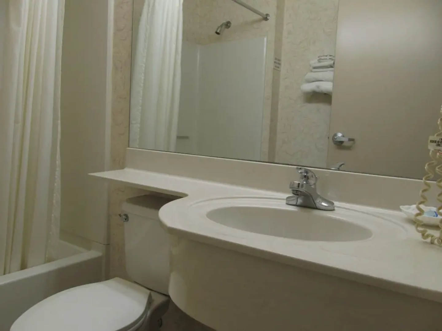 Days Inn & Suites Maryville
