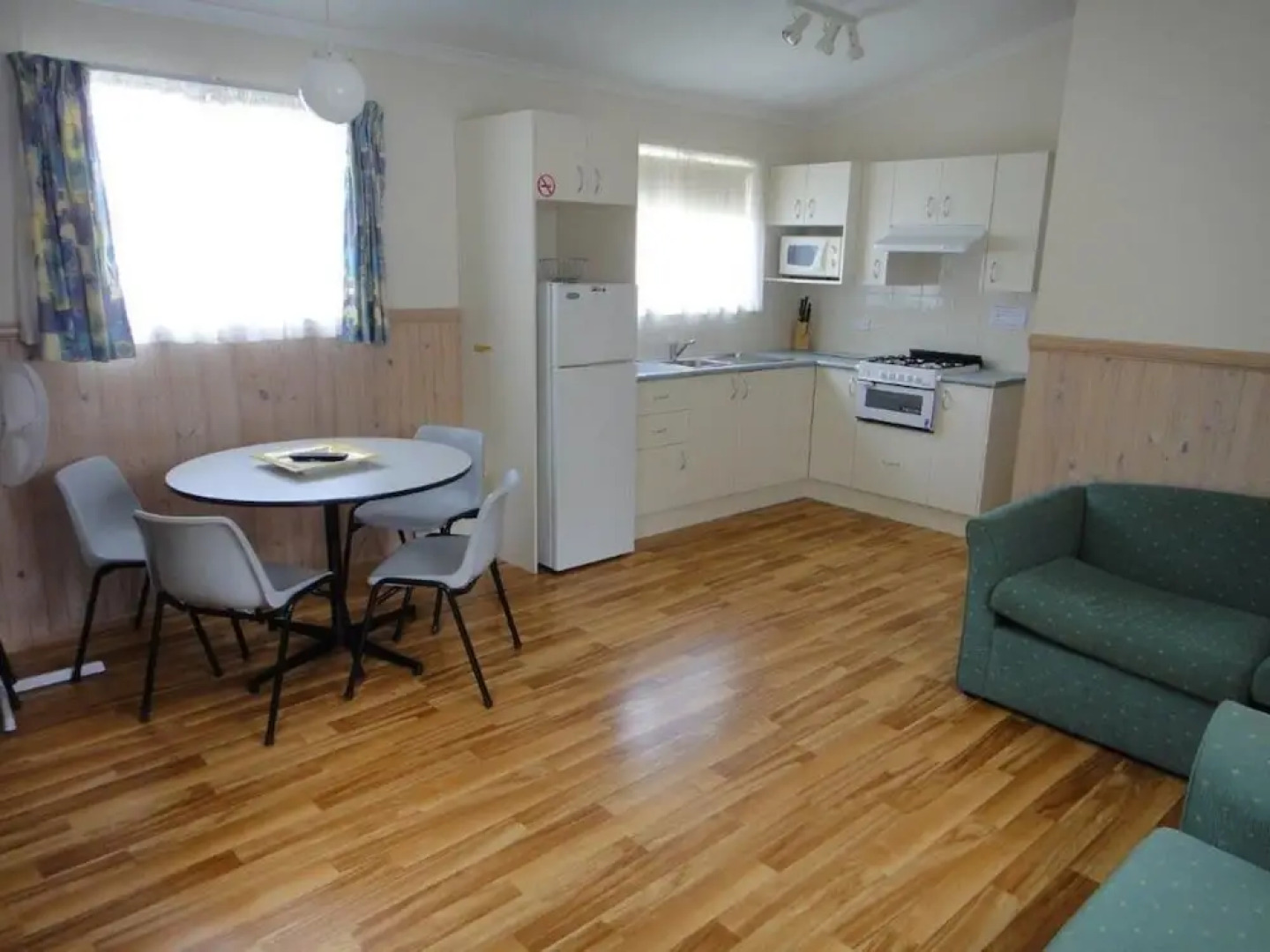 Lake Conjola Waterfront Holiday Park