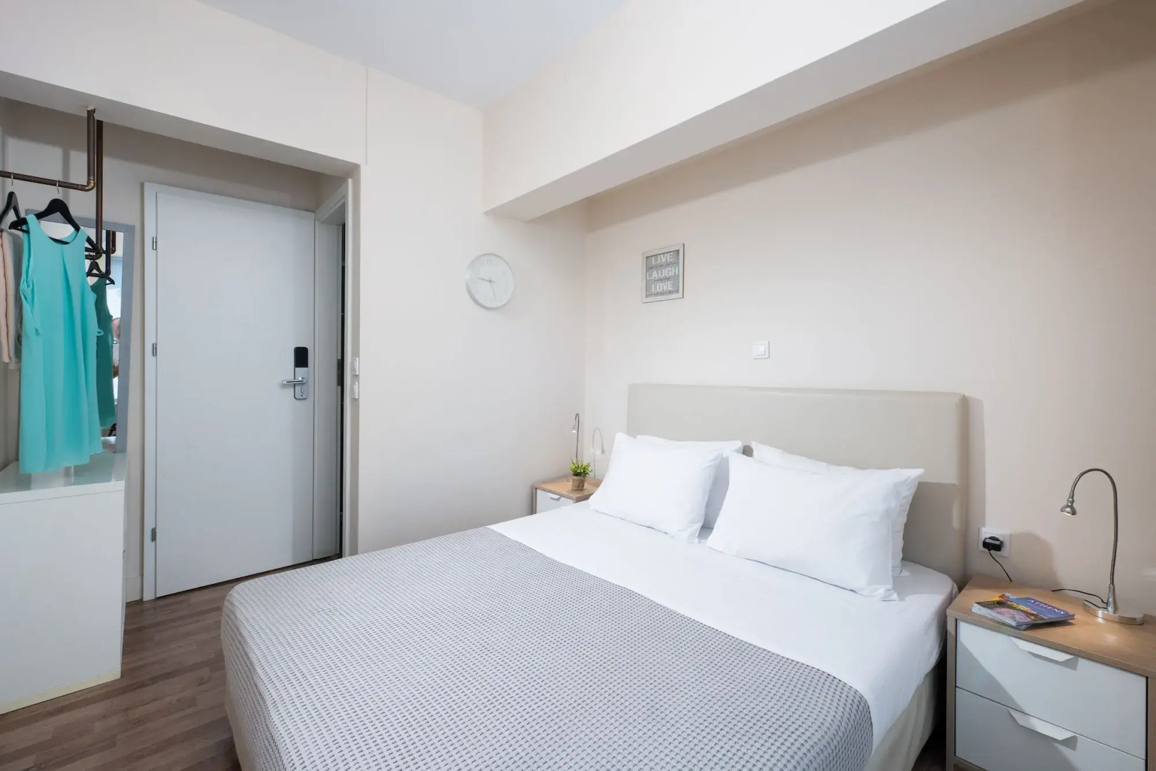 Enattica Syntagma Living