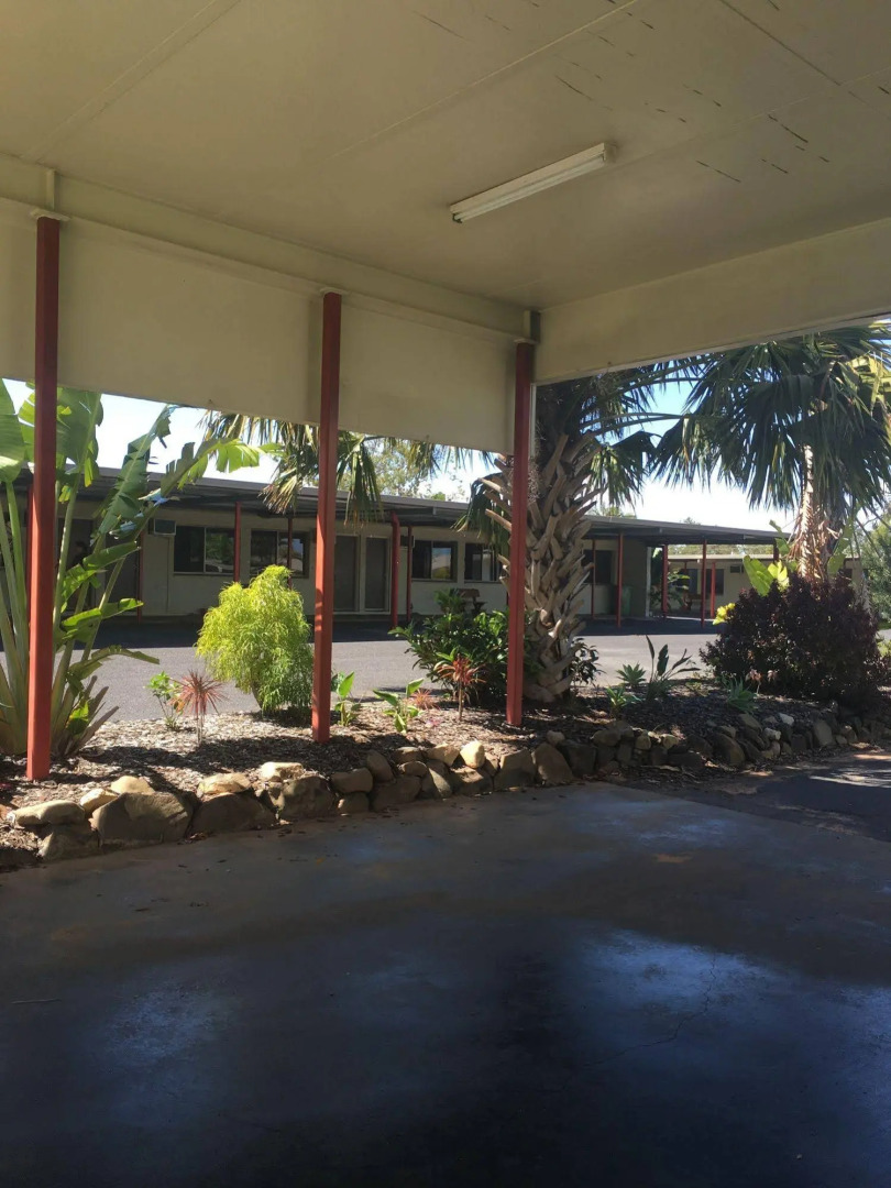 Black Nugget Hotel Motel