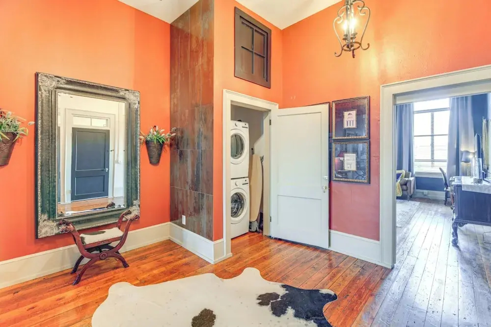 Walkable Wytheville Loft on Main Street!