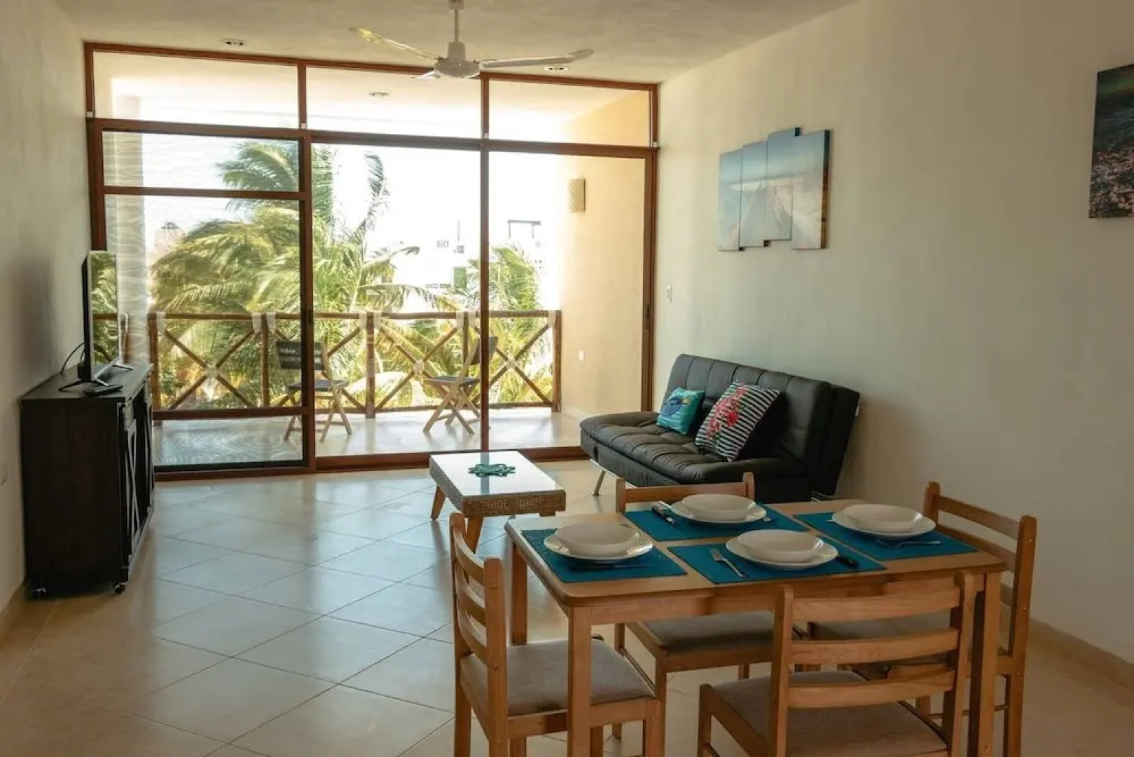 Brand NEW Condo for 6, 1 Block From the Beach, AC!