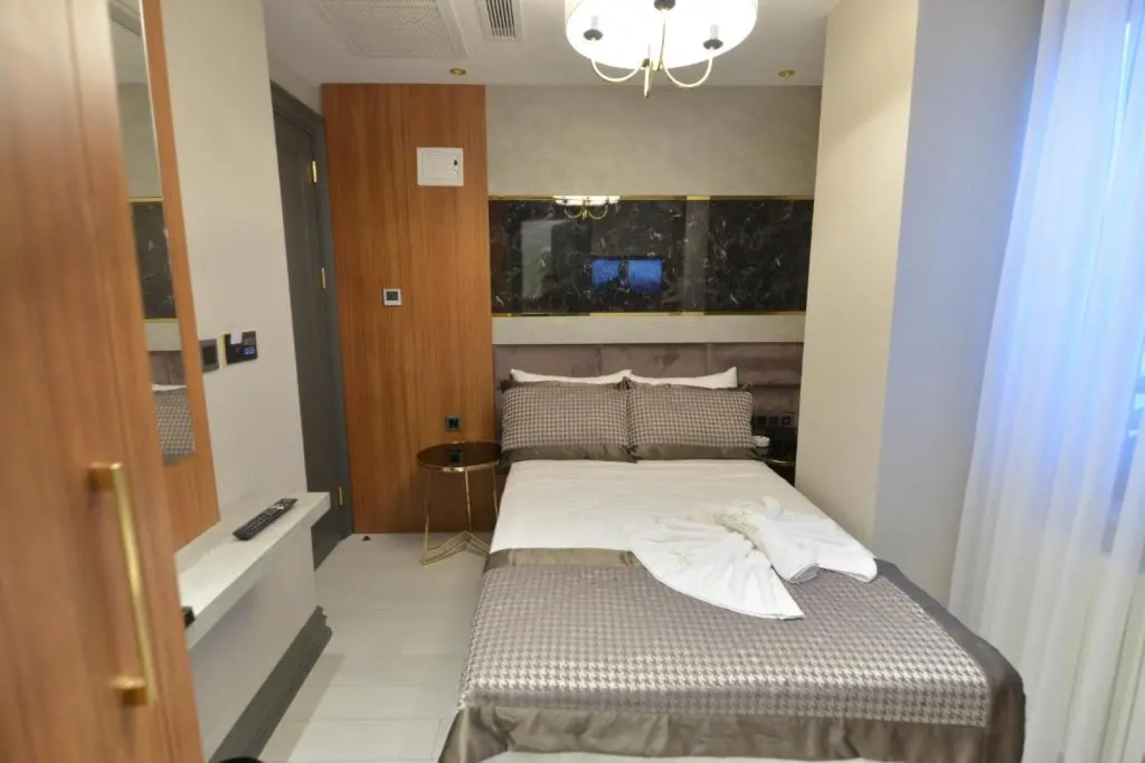 Santra Hotel