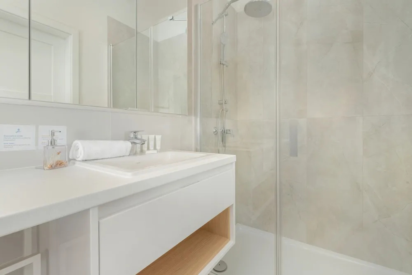 Two-bedroom Accepting Pets by Renters