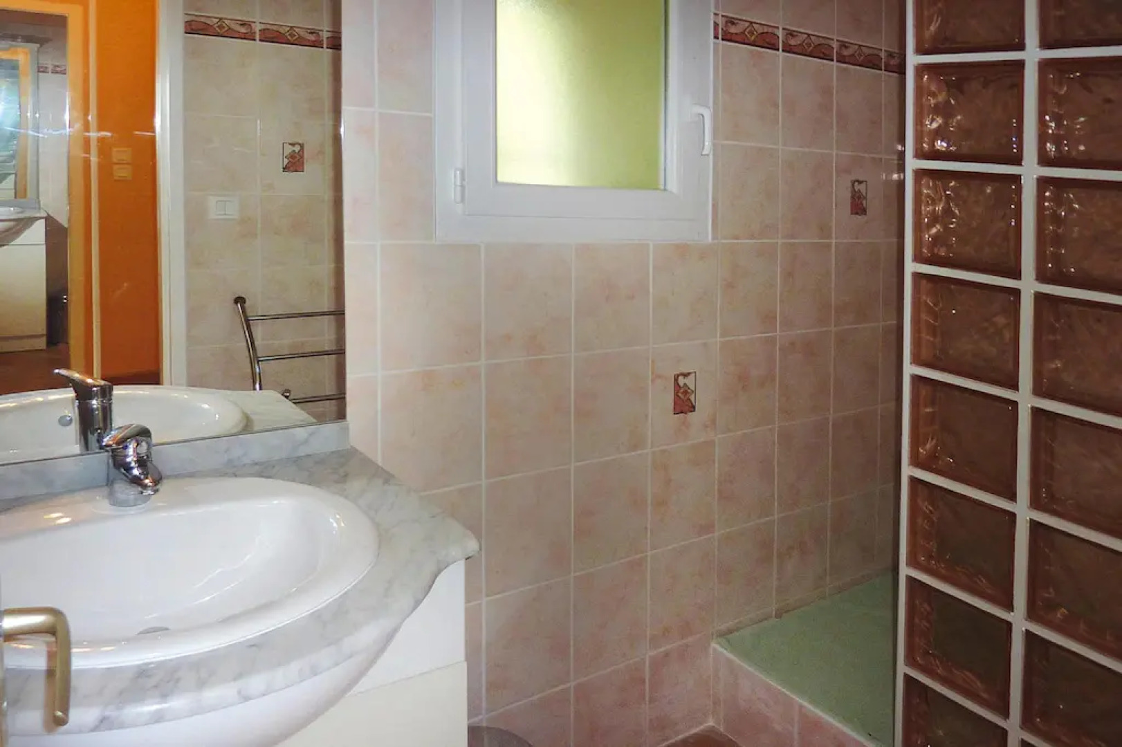 Semi-detached House on a Vineyard, Talais