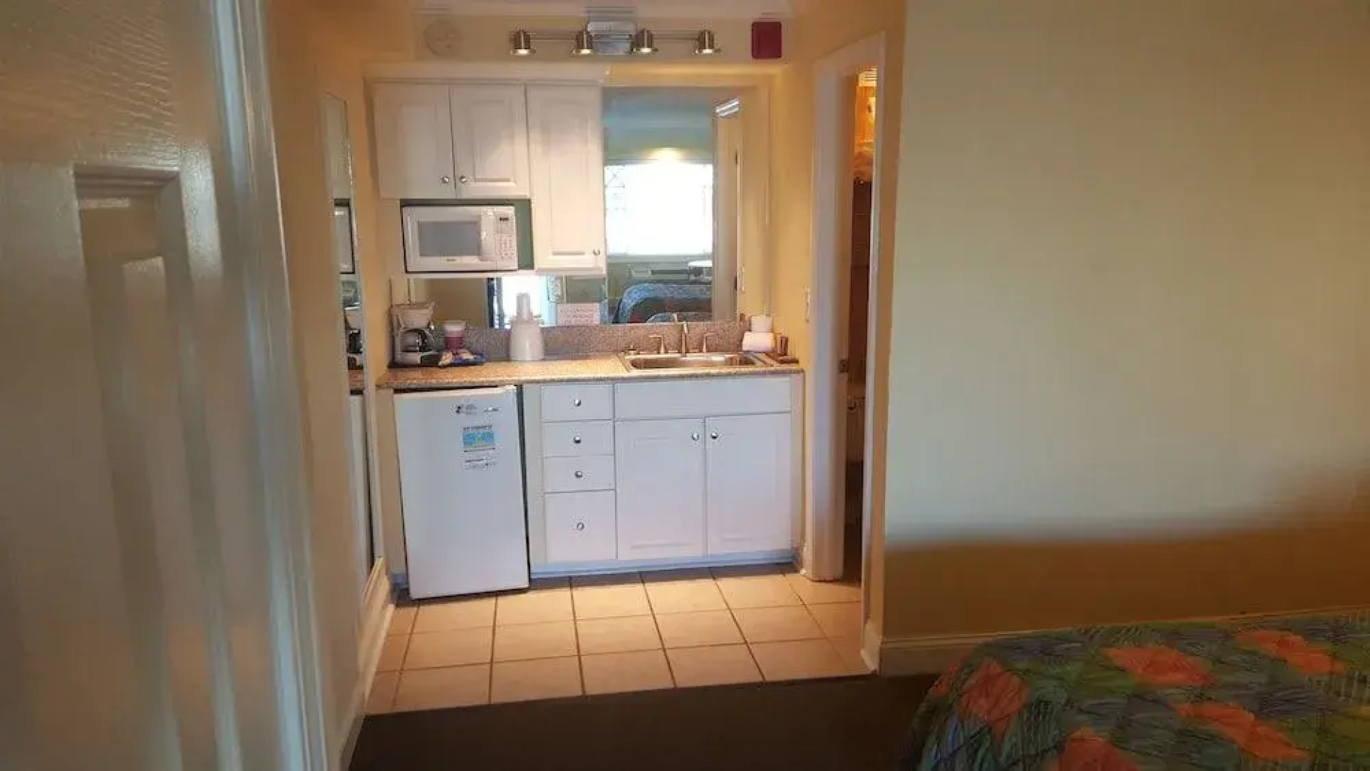 Islander Hotel & Resort