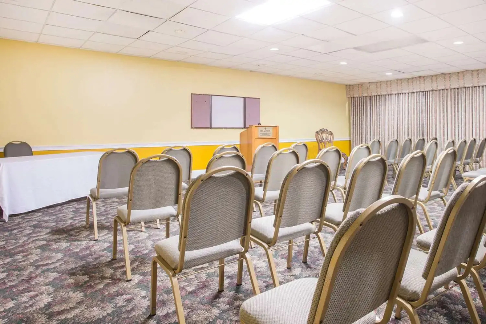 Ramada by Wyndham & Suites Warner Robins