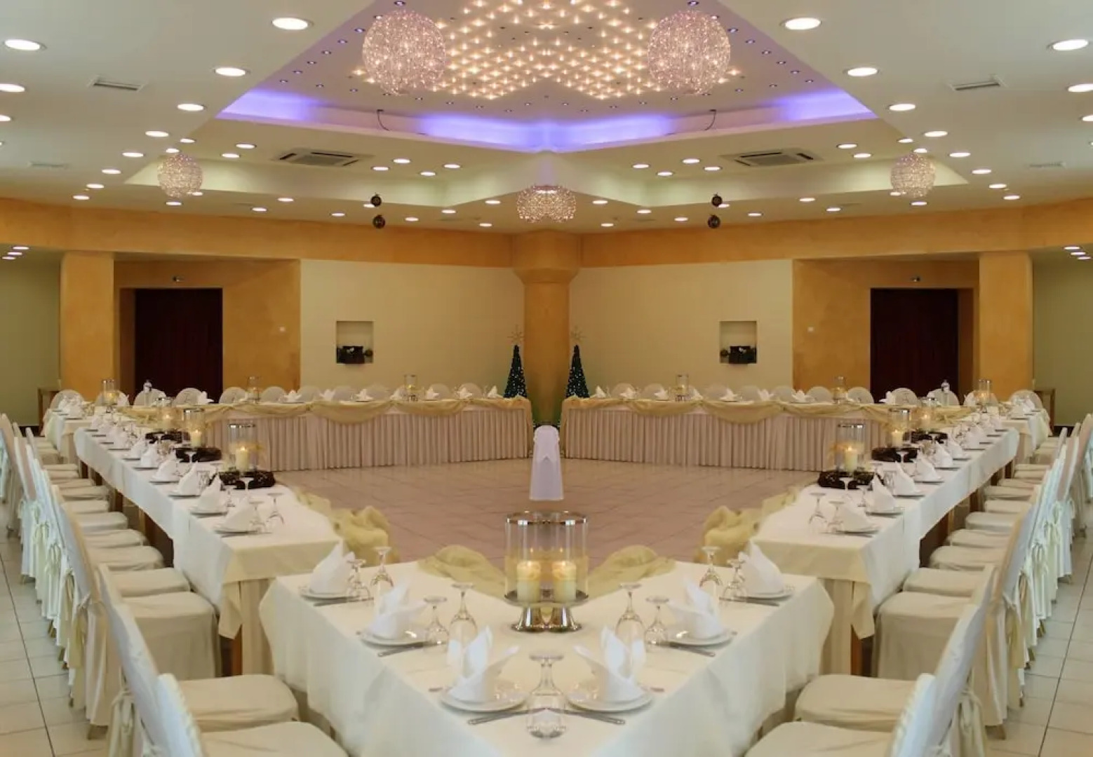 Arxhontiko Chris & Eve