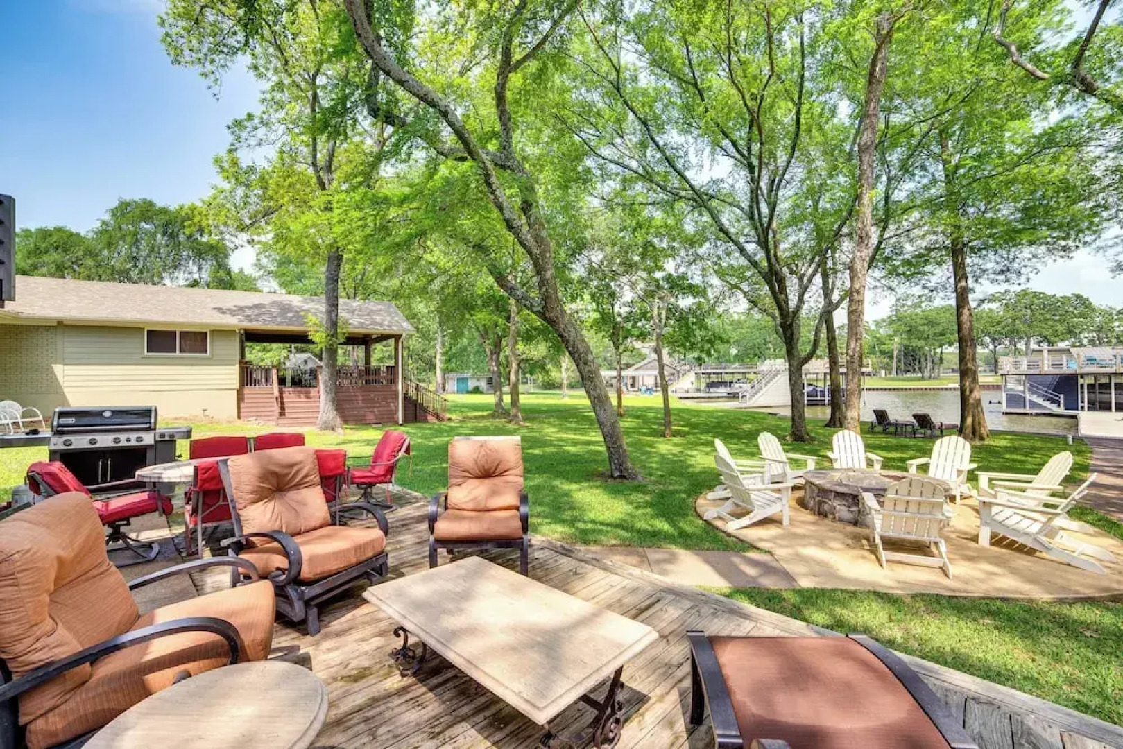 Waterfront Gem on Cedar Creek Lake w/ Deck + Games