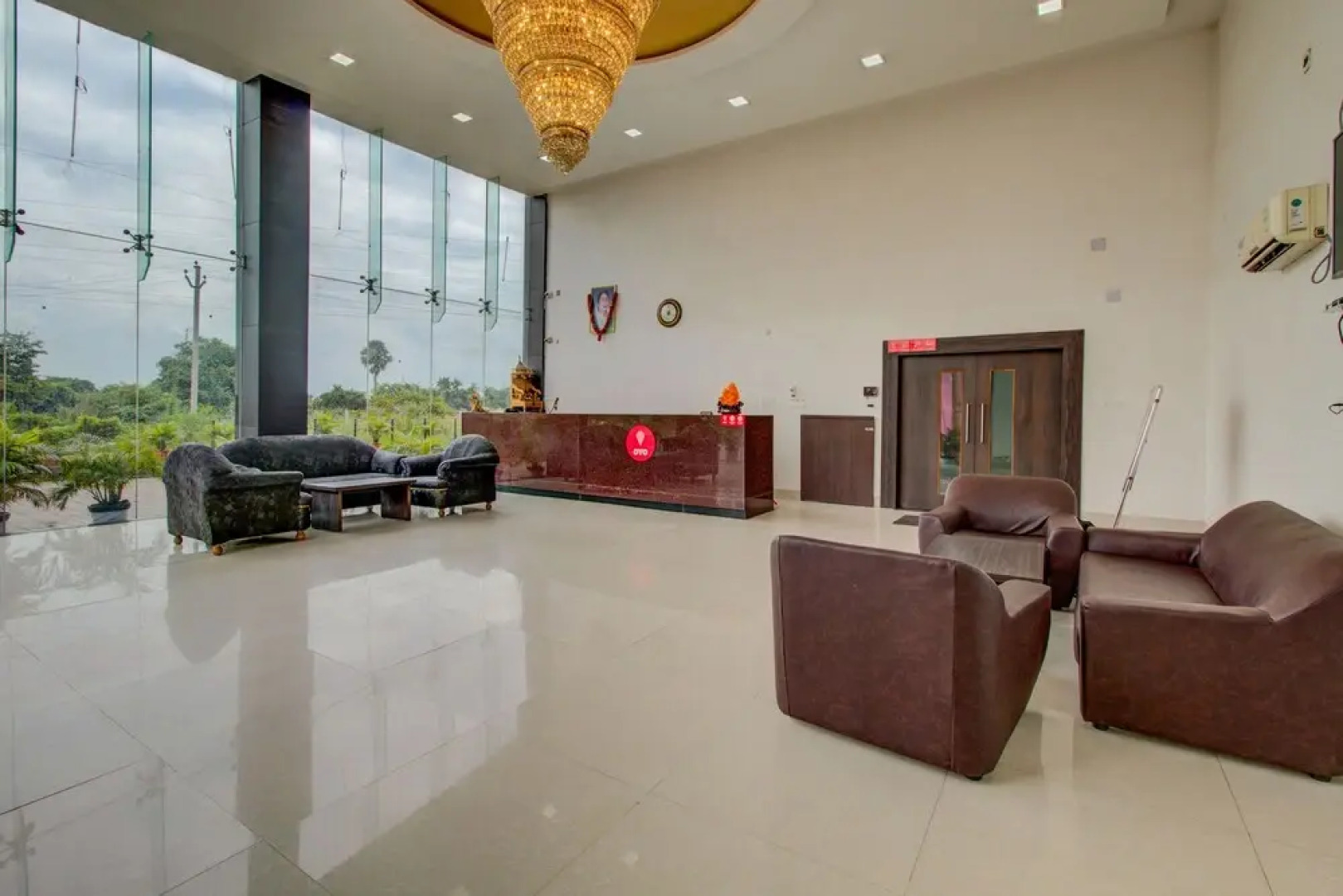 Oyo 23590 Sumandeep International