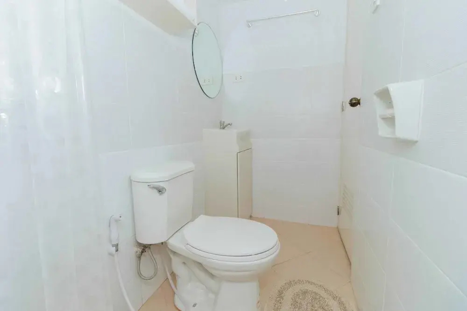 RedDoorz Plus @ Ruby Las Pinas Weekly Stay