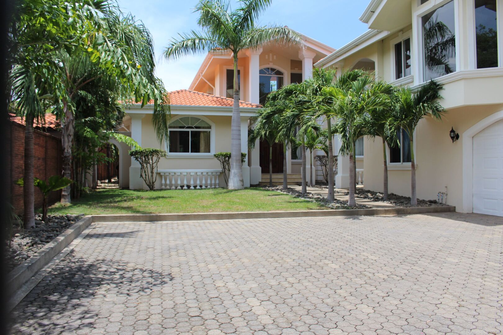Beachfront Houses for Rent