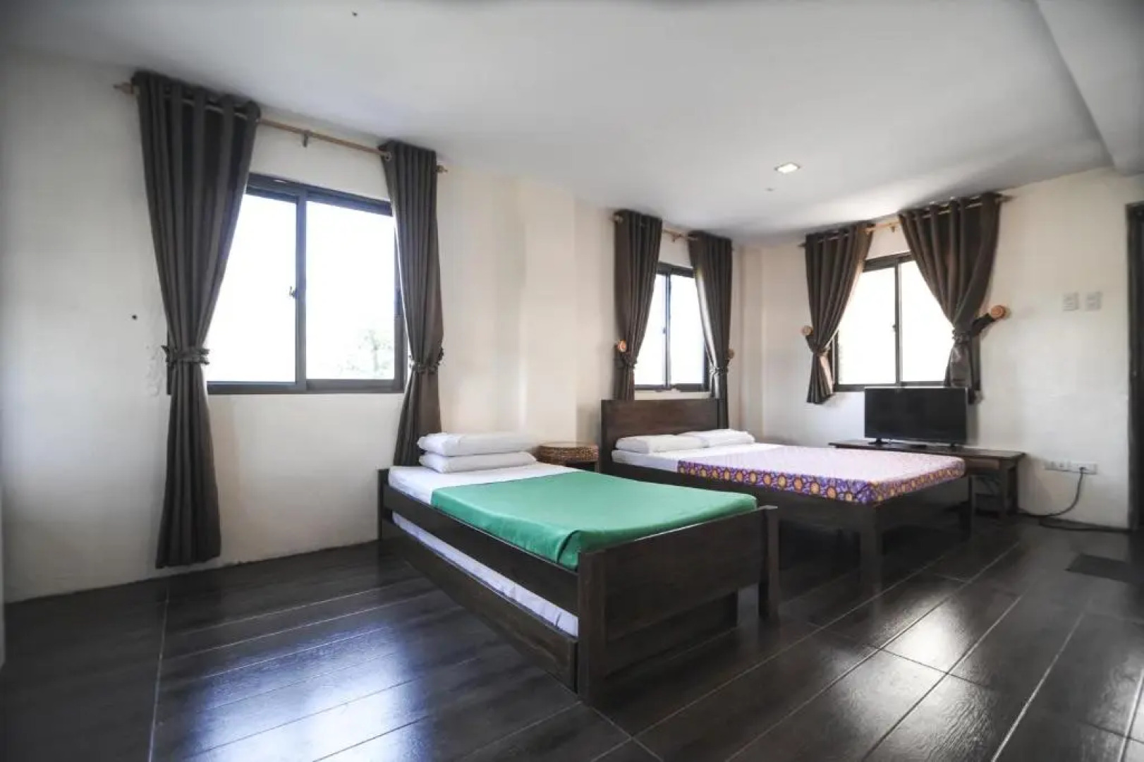 Pine Breeze Cottages