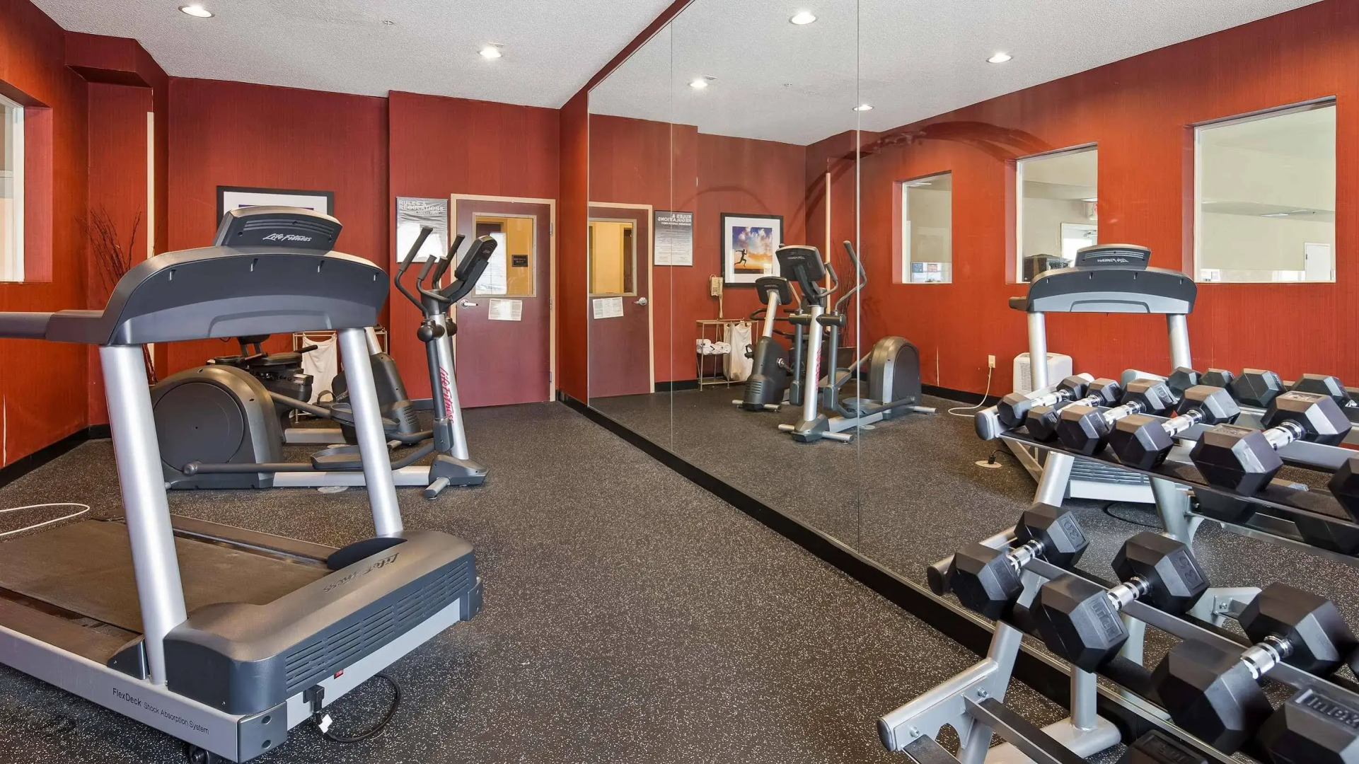 Best Western Plus New Cumberland Inn & Suites