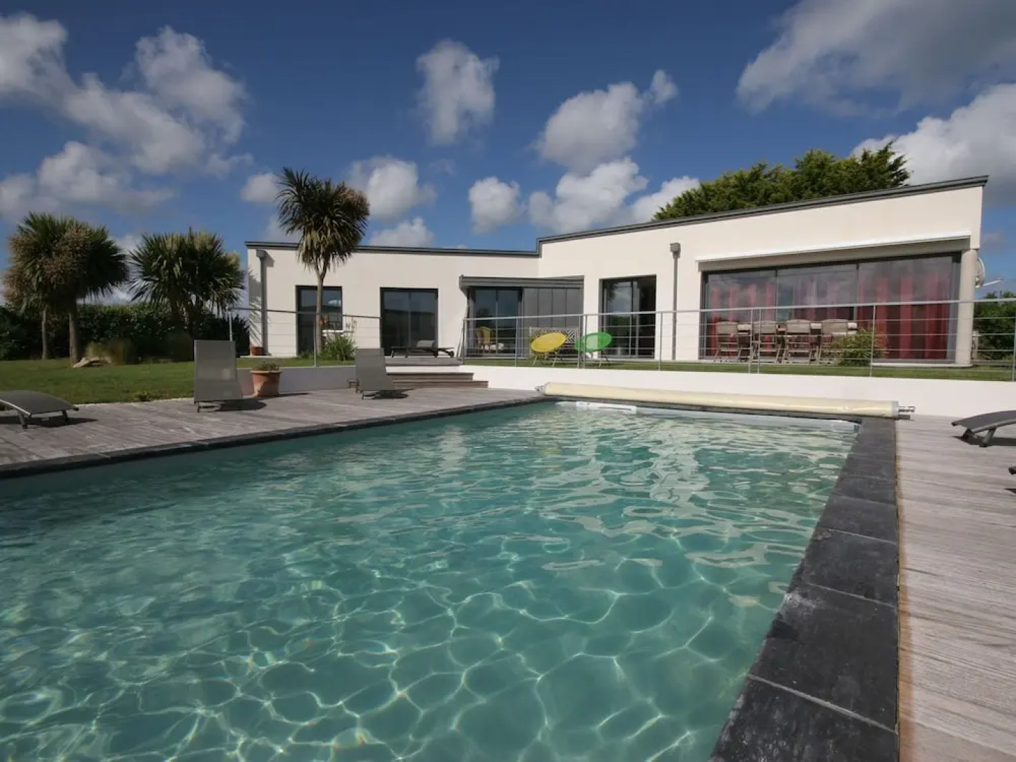 Luxurious Villa with Private Pool in Loctudy France