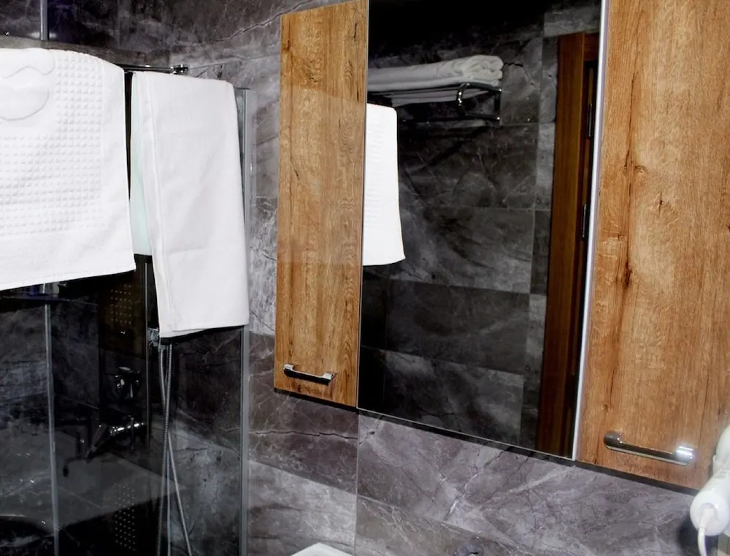 Tekirhan Otel & Lokanta