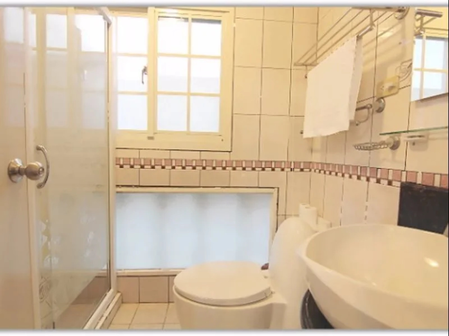 Four Seasons Duke Hostel