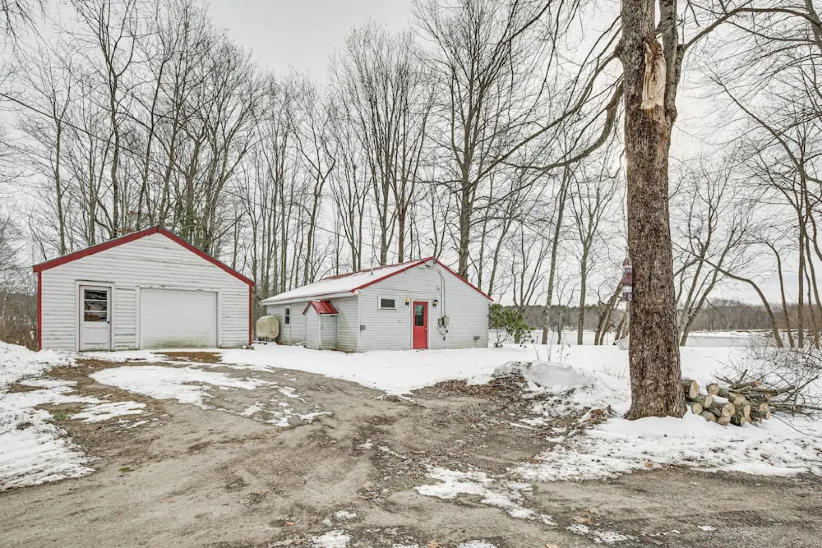 Riverfront Topsham Home ~ 28 Mi to Portland!