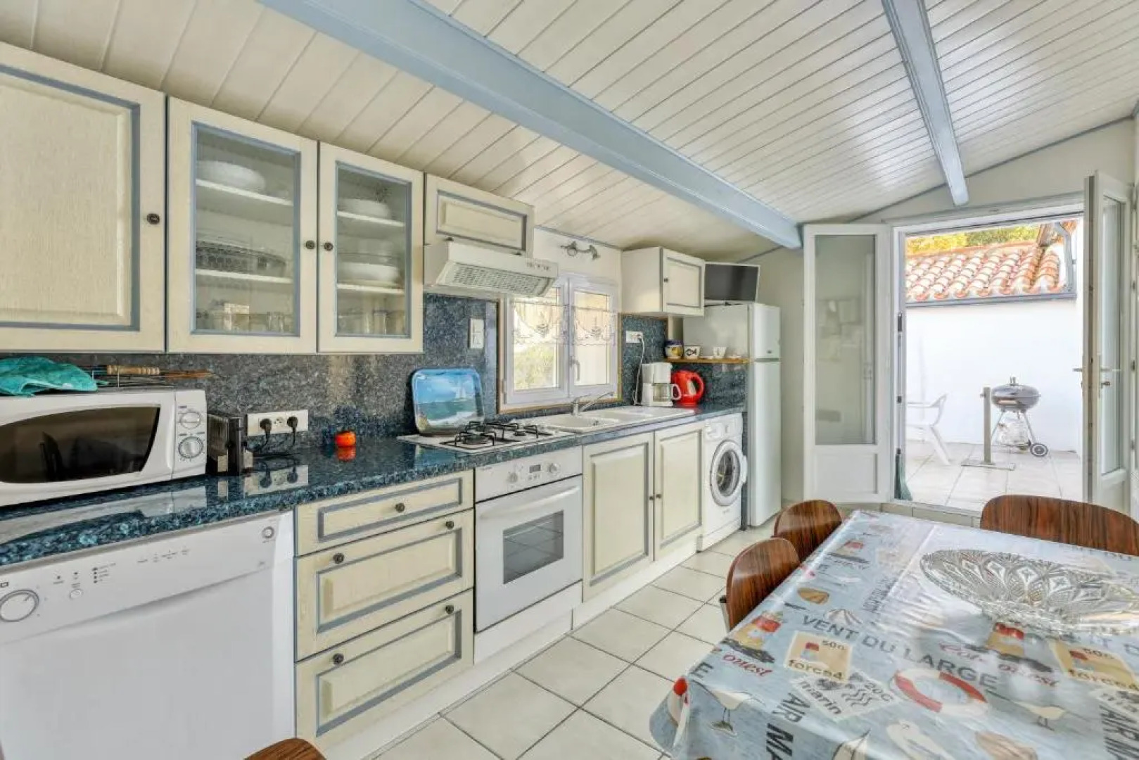 House With 2 Bedrooms In Lepine With Enclosed Garden 700 M From The Beach