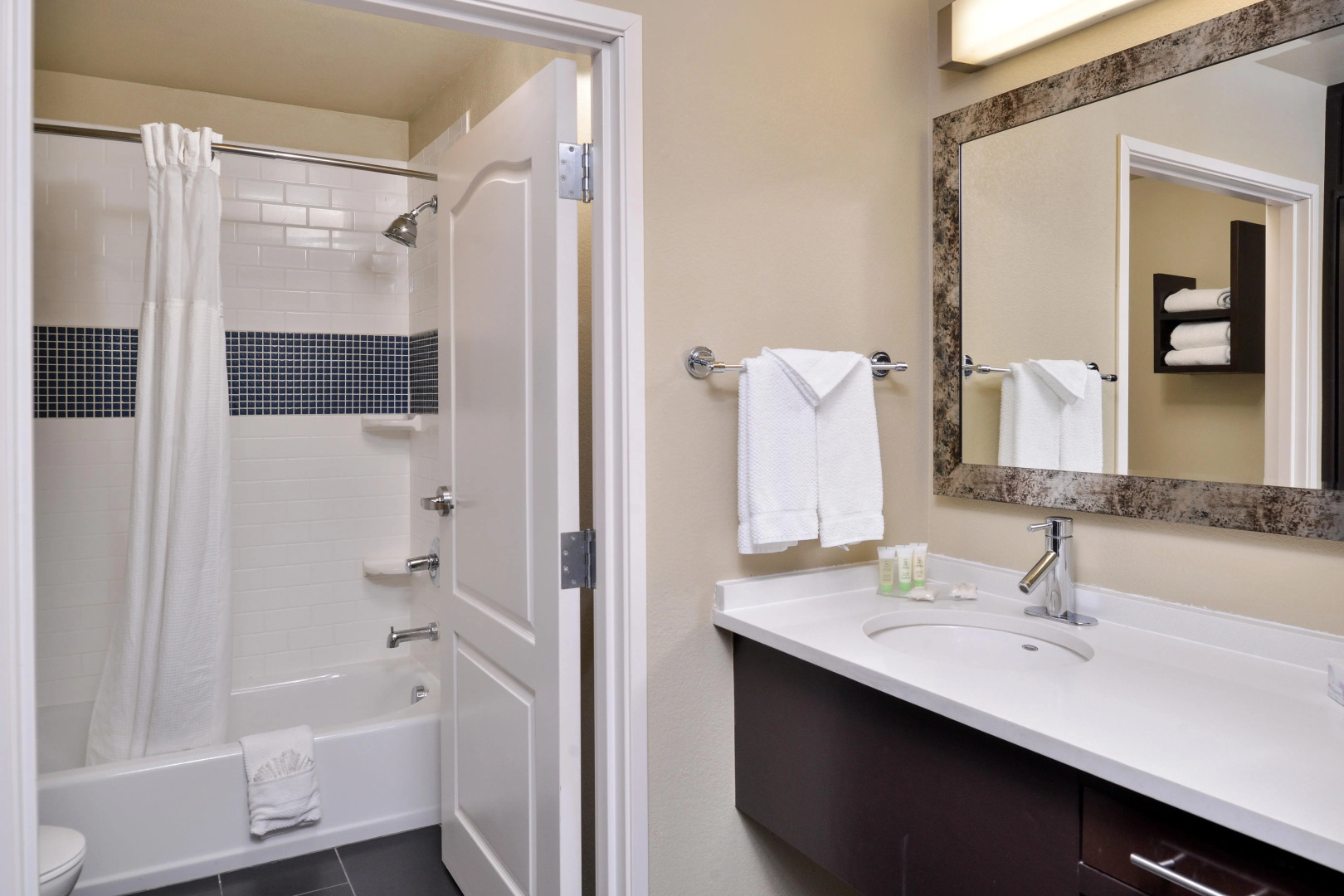 Staybridge Suites Stone Oak by IHG