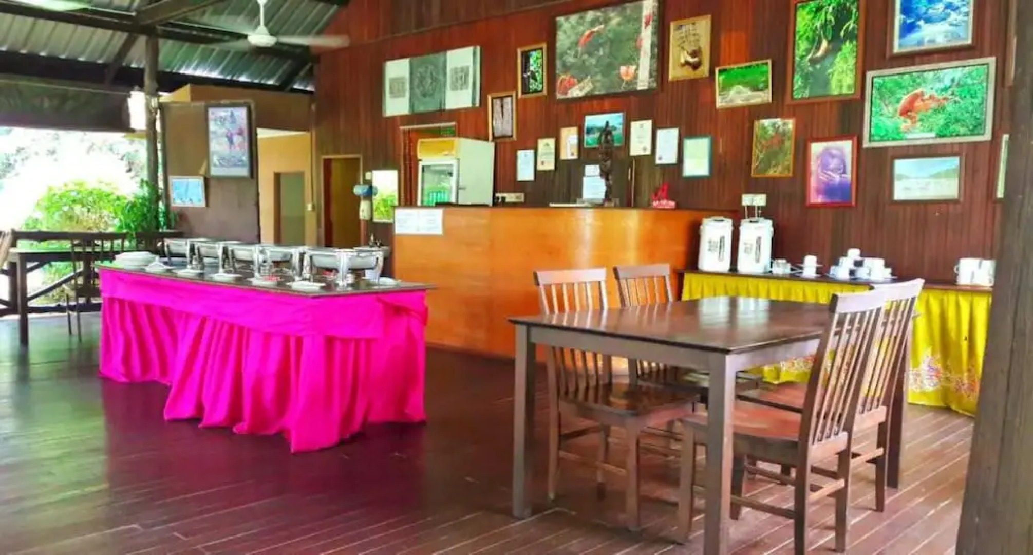 Sukau Backpackers B&B