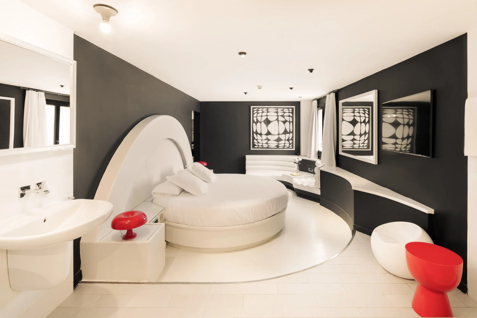 La França Travellers - Adults Only