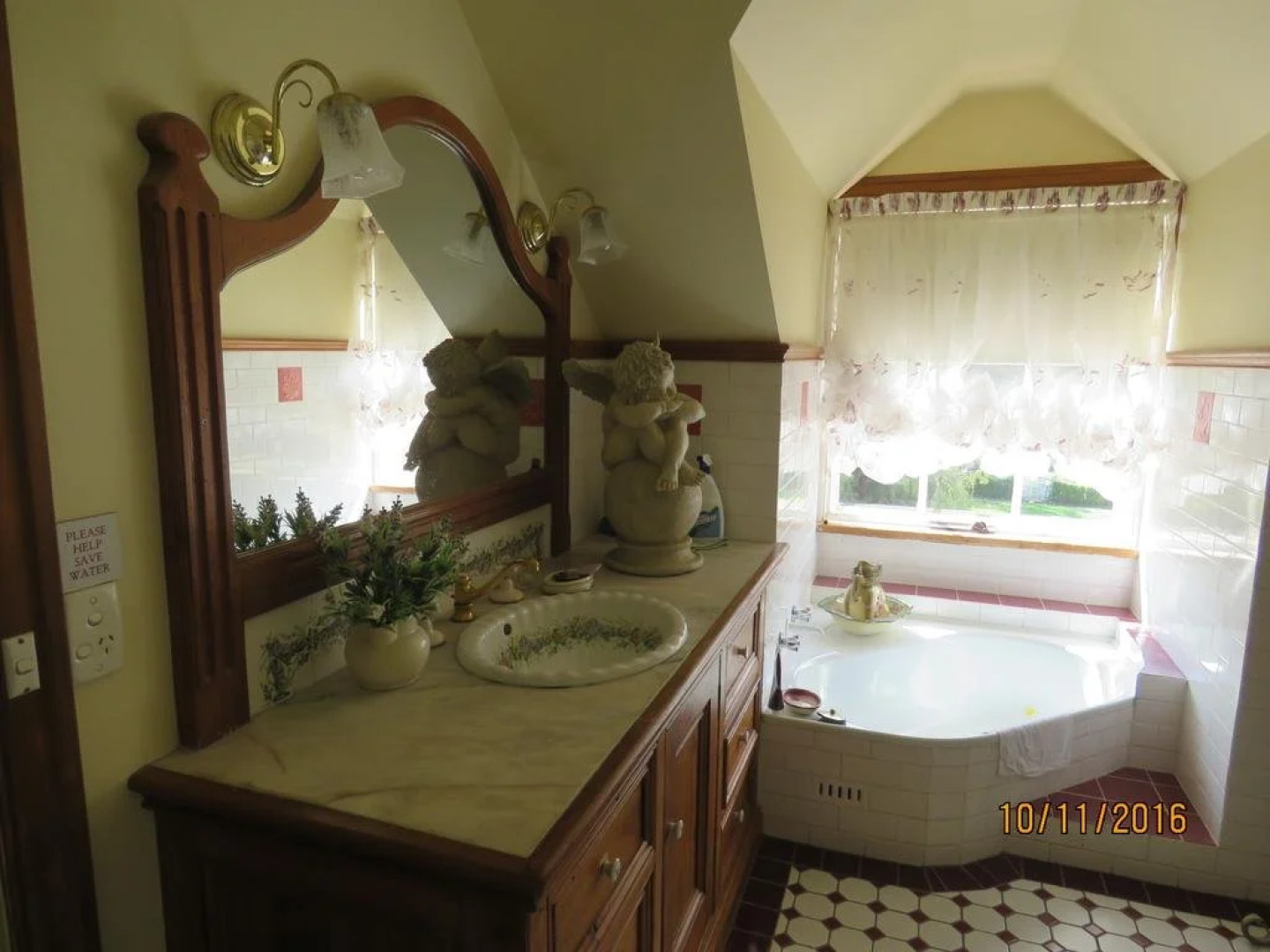 Hawk’s Nest Bed & Breakfast