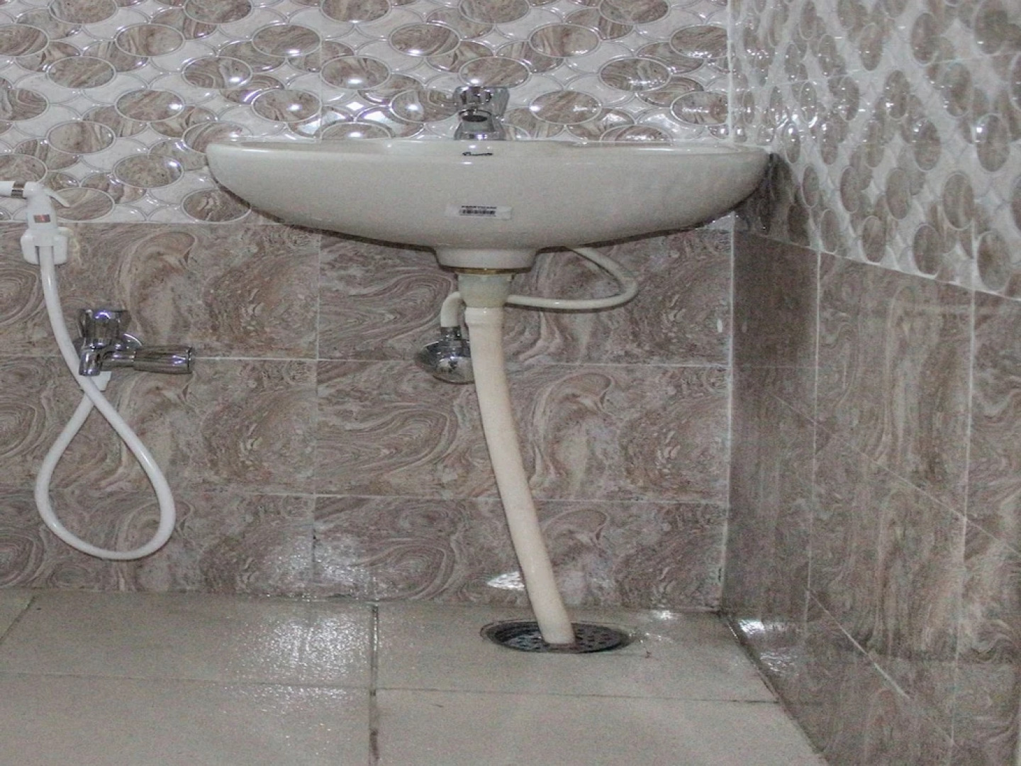 OYO 12840 Sri Guru Residency