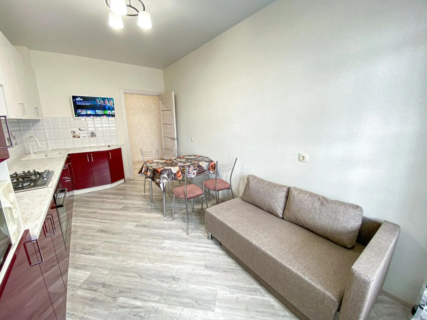 Апартаменты  на улице 1-й Школьный проезд 12