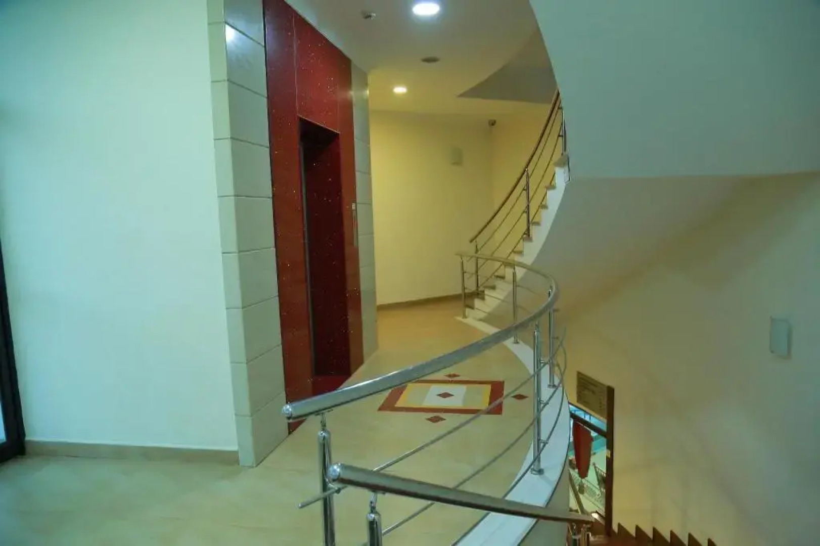 Hotel Kabani International