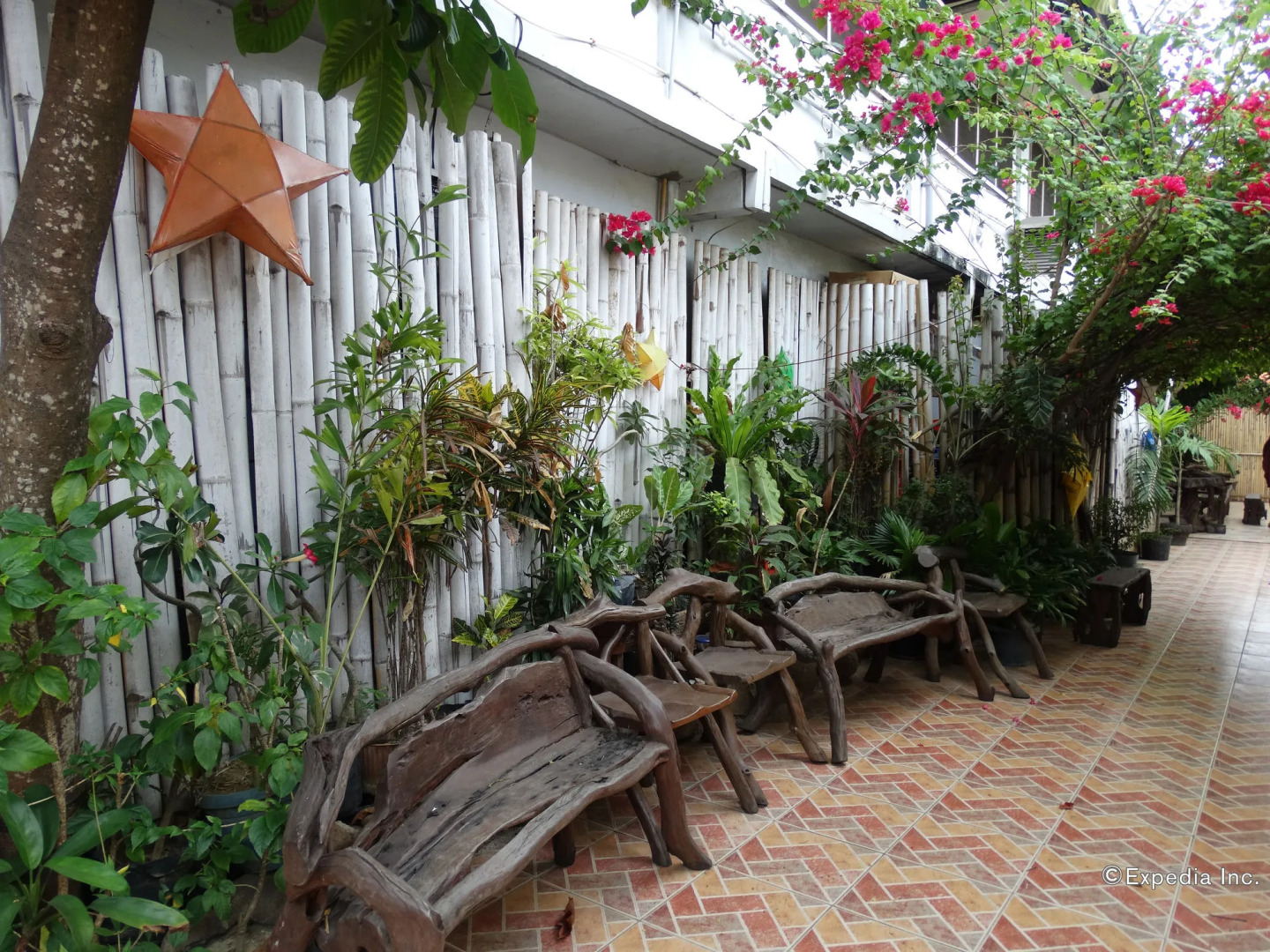 Circon Businessman's Inn