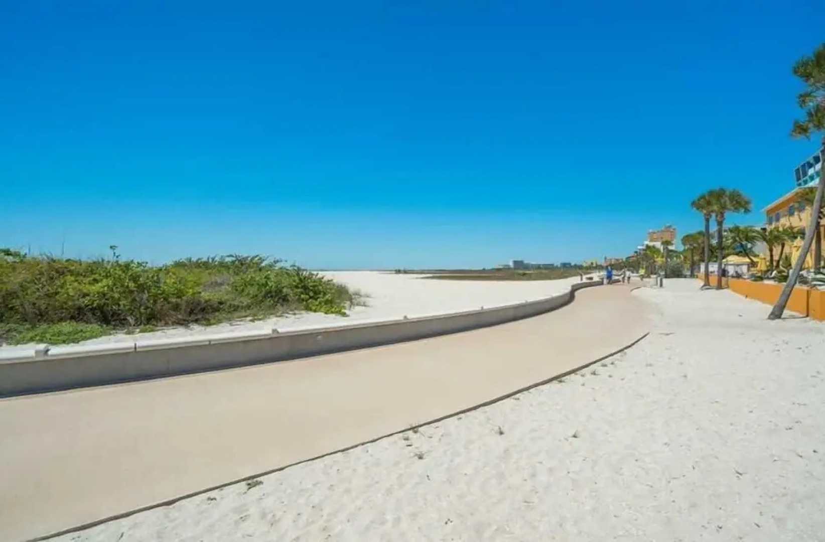 107 - Palms of Treasure Island