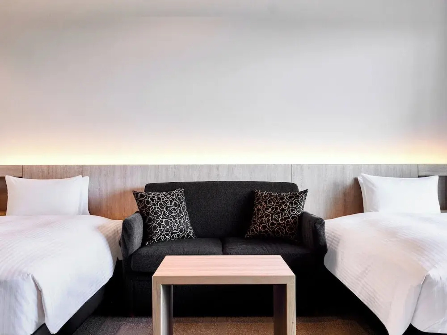 IN THE LIBRARY hotel and books TOKOROZAWA