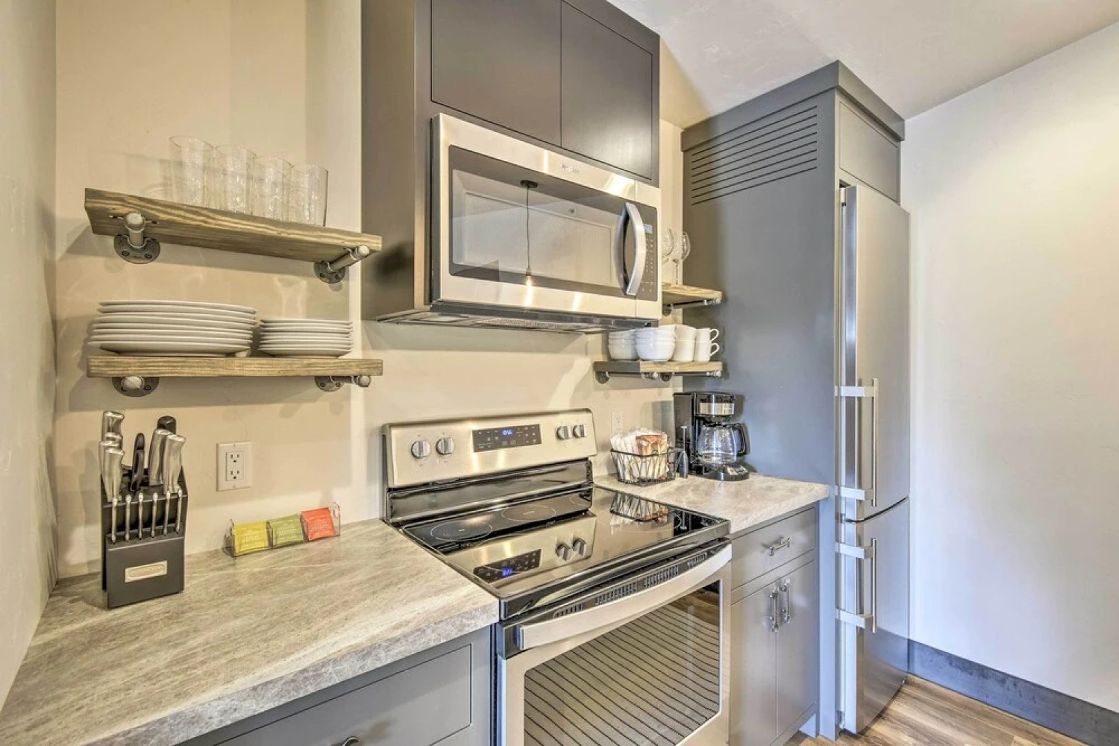 Modern Townhome w/ Deck - 1/2 Mi to Elkhart Lake!