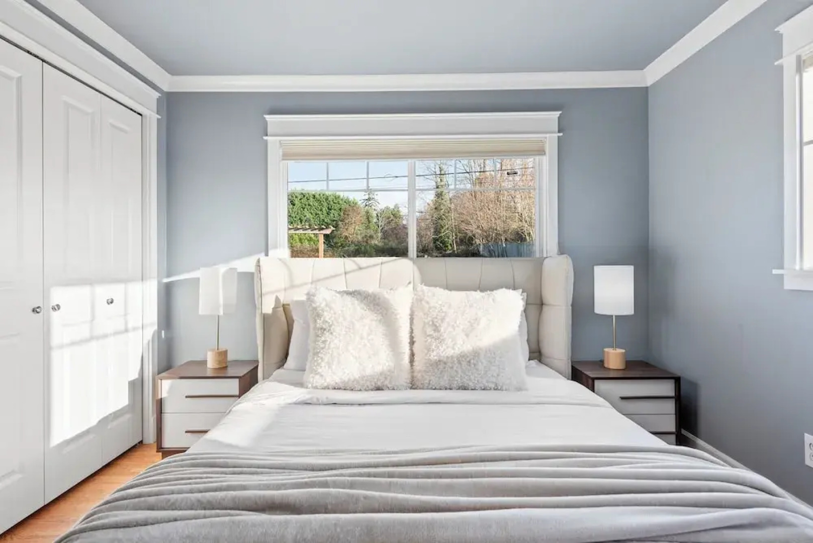 Renton Lakeside Oasis, Lakeview, 4B 2.5B, Spacious